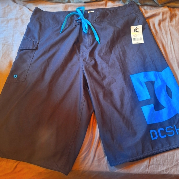 DC SHOES SWIM SHORTS - Picture 1 of 3